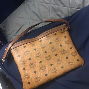 Mcm (medium ) clutch